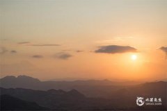 2025屬龍的大忌顏色，2025屬龍的佩戴什麼最旺？