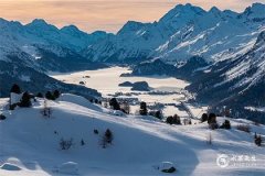 2025年蛇寶寶下午三點到五點出生命運解析