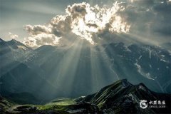 属狗寅时出生的女孩命运 属狗哪个时辰出生不好